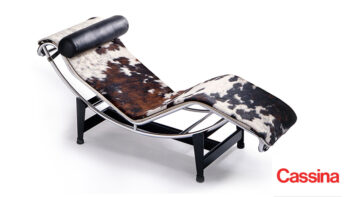 Cassina LC4 Chaise Lounge mit Kuhfell