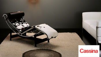Cassina LC4 Chaise Lounge mit Kuhfell und LC Sofa
