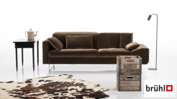 Brühl Sofa Embrace mit Fell