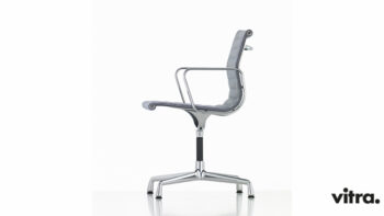 Vitra Aluminium Chair EA 104 Polster grau Gestell verchromt Seitenansicht