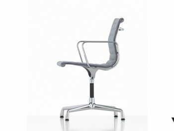 Vitra Aluminium Chair EA 104 Polster grau Gestell verchromt Seitenansicht