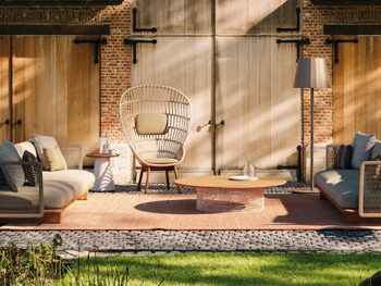 Kettal Hochlehnsessel und Mesh Sofa Cala