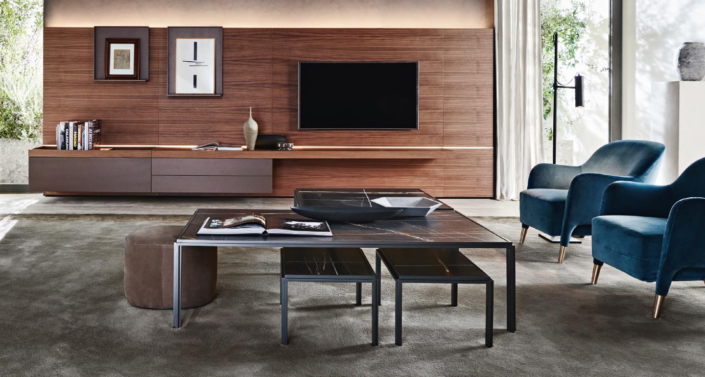 Molteni Grid Regal mit Sesseln und Beistelltischen