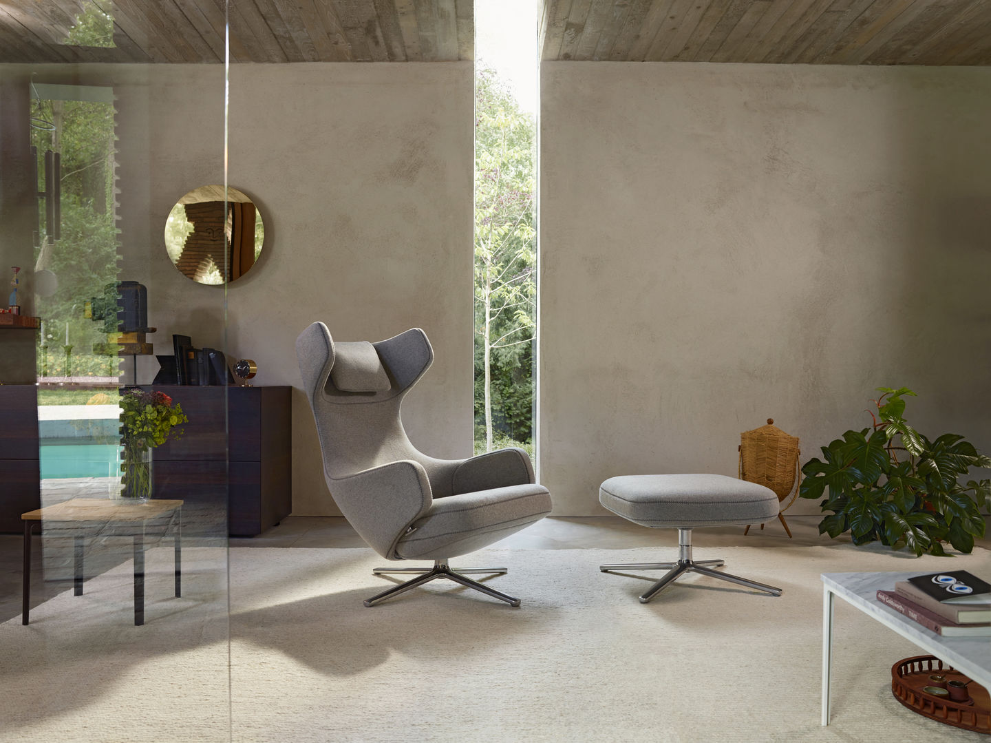 Vitra Grand Repos mit Ottoman in grau mit Milieu