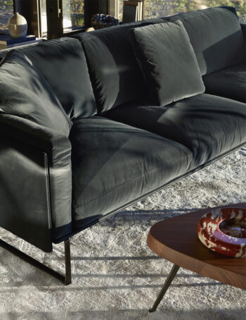 Cassina Sofa 8 von Piero Lissoni in samt grau Detail