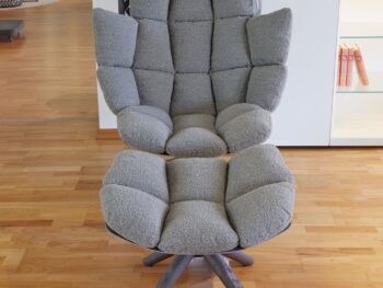 B&B Italia Sessel Husk Stoffbezug grau mit Hocker