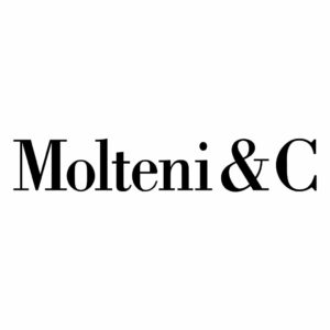 Das Bild zeigt das Molteni&C-Logo in schwarzer Serifenschrift auf weißem Hintergrund und spiegelt zeitloses italienisches Design wider.