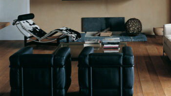 Cassina LC2 schwarz im Wohzimmer
