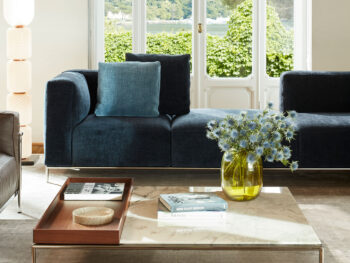 Cassina Sofa Mex-Hi mit Maffini Couchtisch Marmor