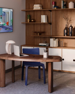 Büroausstattung Möbel Cassina Petit bureau en forme libre Schreibtisch braun