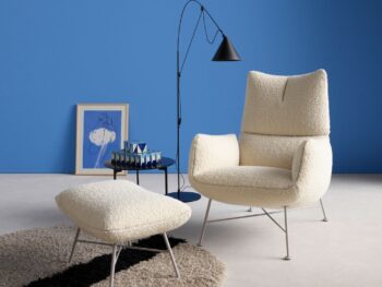 COR Jalis Lounge Sessel mit hellem Stoffbezug