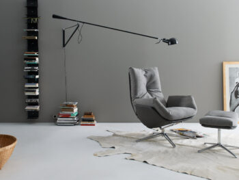 Cordia Lounge Sessel mit Hocker von COR