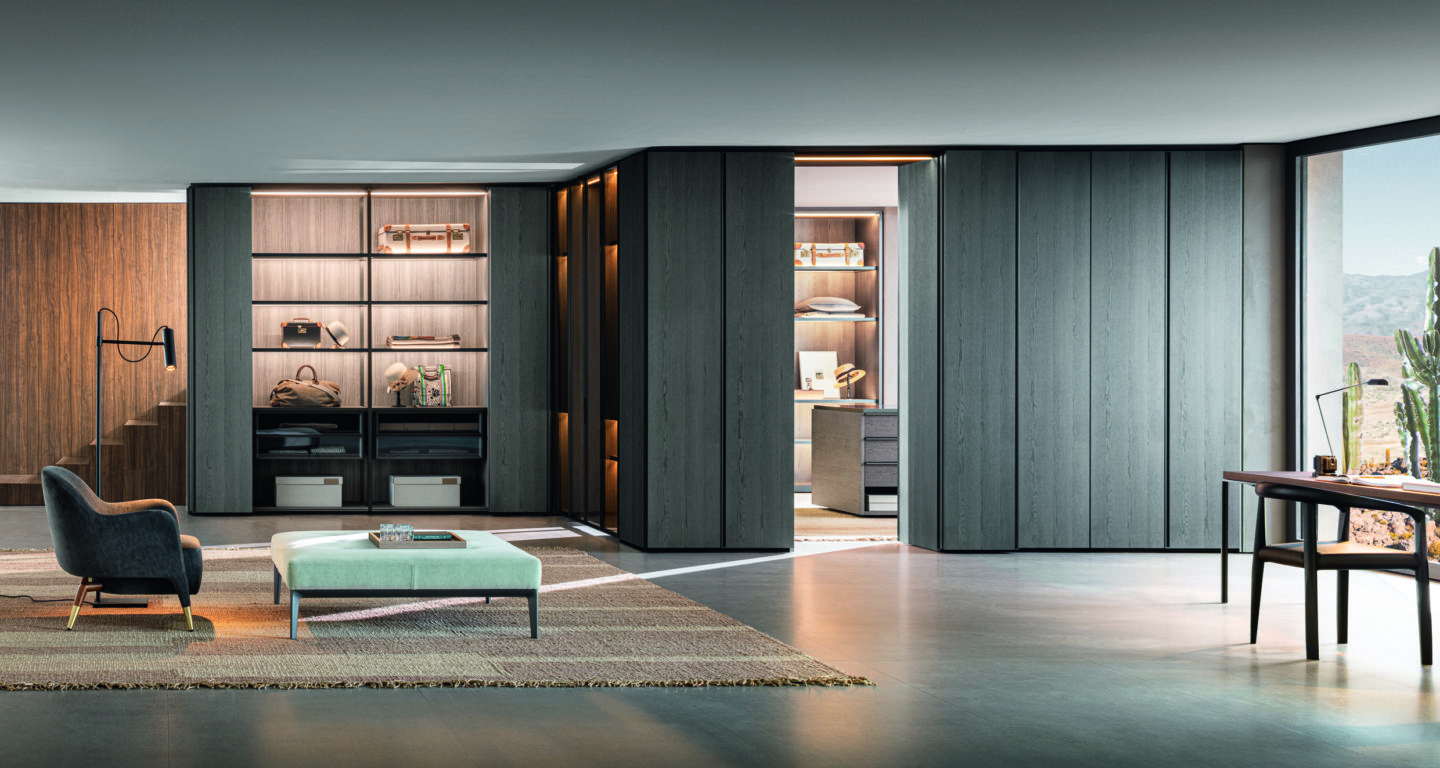 Gliss Master Kleiderschrank und Sessel D 151.4