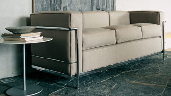 lc2-gallery-cassina-sofa