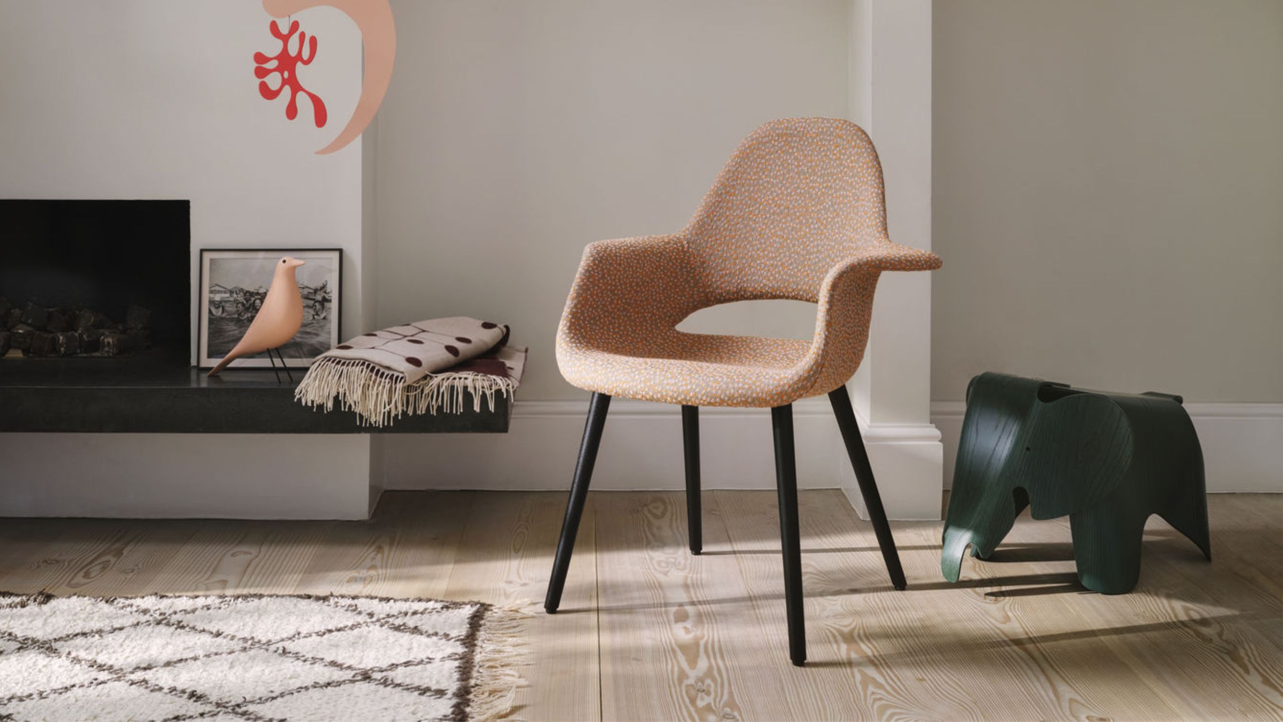 Molteni Devon Stuhl mit eames special collection elephant und house bird