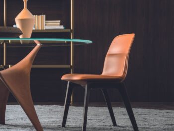 Molteni Stuhl Polsterstuhl Barbican Leder Braun Holzgestell schwarz