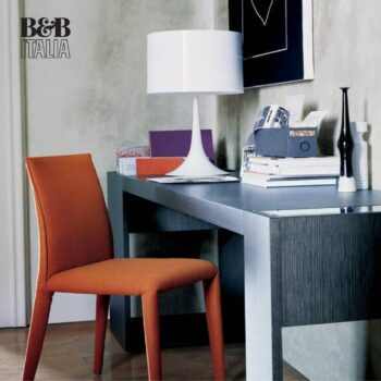 B&B Italia Stuhl Vol Au Vent am Schreibtisch