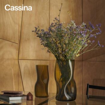 Cassina Coral Vase mit Blumen