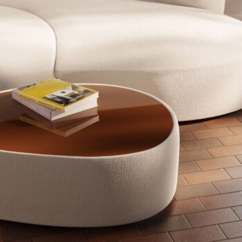 COR Sofa Siwa Stoff hell mit Couchtisch