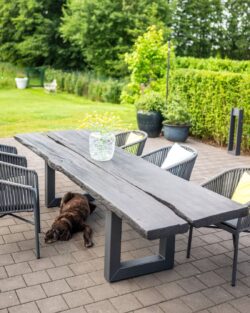 Form Exclusiv Monolith Tische Holz schwarz Outdoor