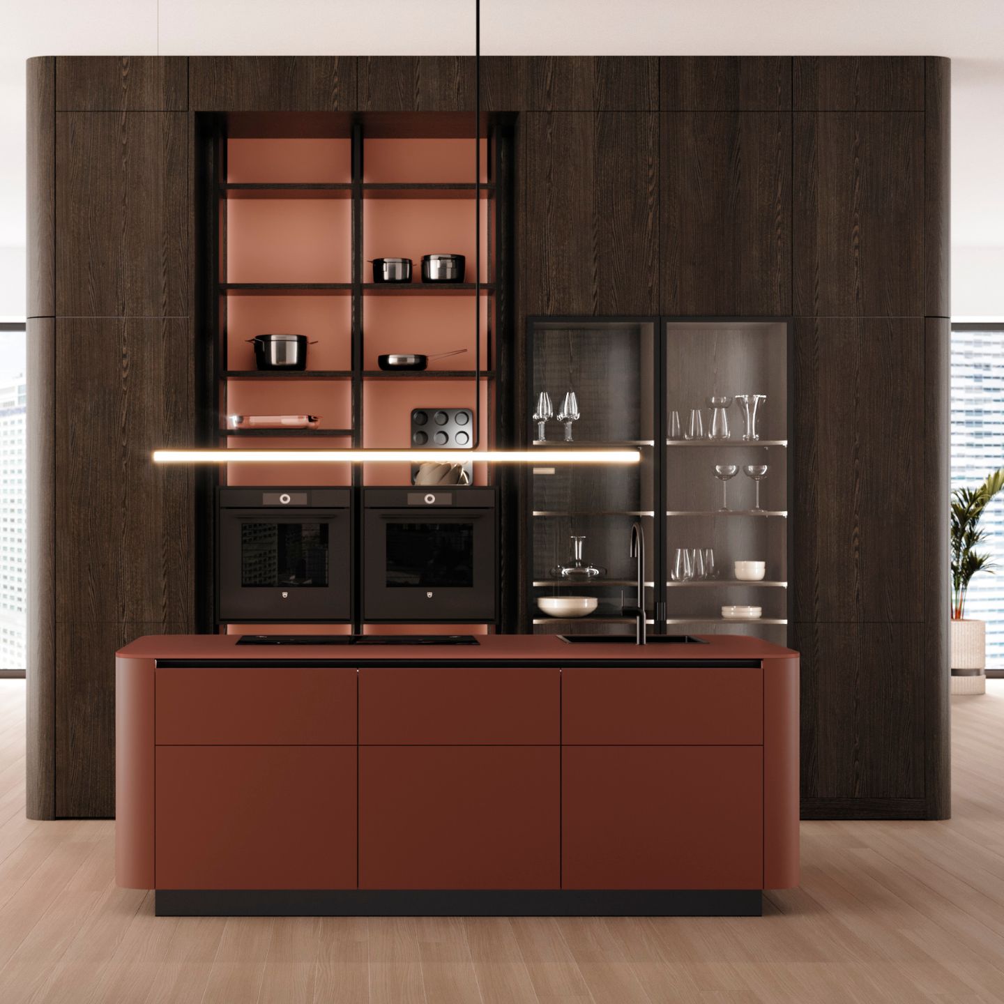 Moderne Küche mit einer braunen Insel von Leicht Küchen und dunklen Holzschränken, mit Rundwangen-Details, offenen Regalen mit Kochgeschirr und einer Glasvitrine für Glaswaren in einem hellen Raum mit großen Fenstern.