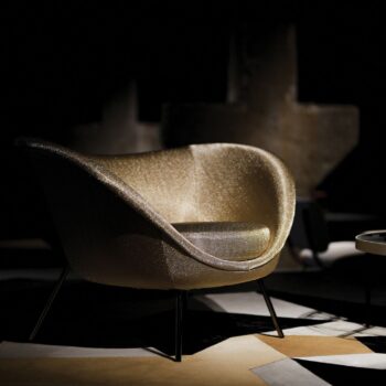 Molteni&C Gio Ponti D.154.2 Special Gold Edition in dunklem Raum
