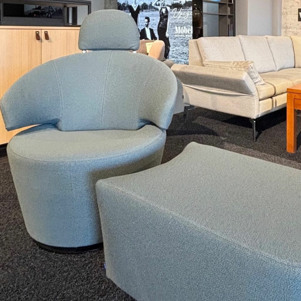 Werther Trick Drehsessel mit Hocker