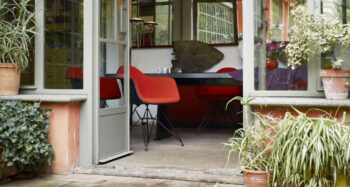 Vitra DAR Stuhl rot schwarz