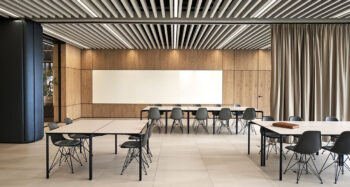 Vitra DSR Stühle schwarz Konferenz